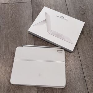 Apple Magic Keyboard Folio White for iPad 10th Gen 10.9" with Trackpad & Stand
